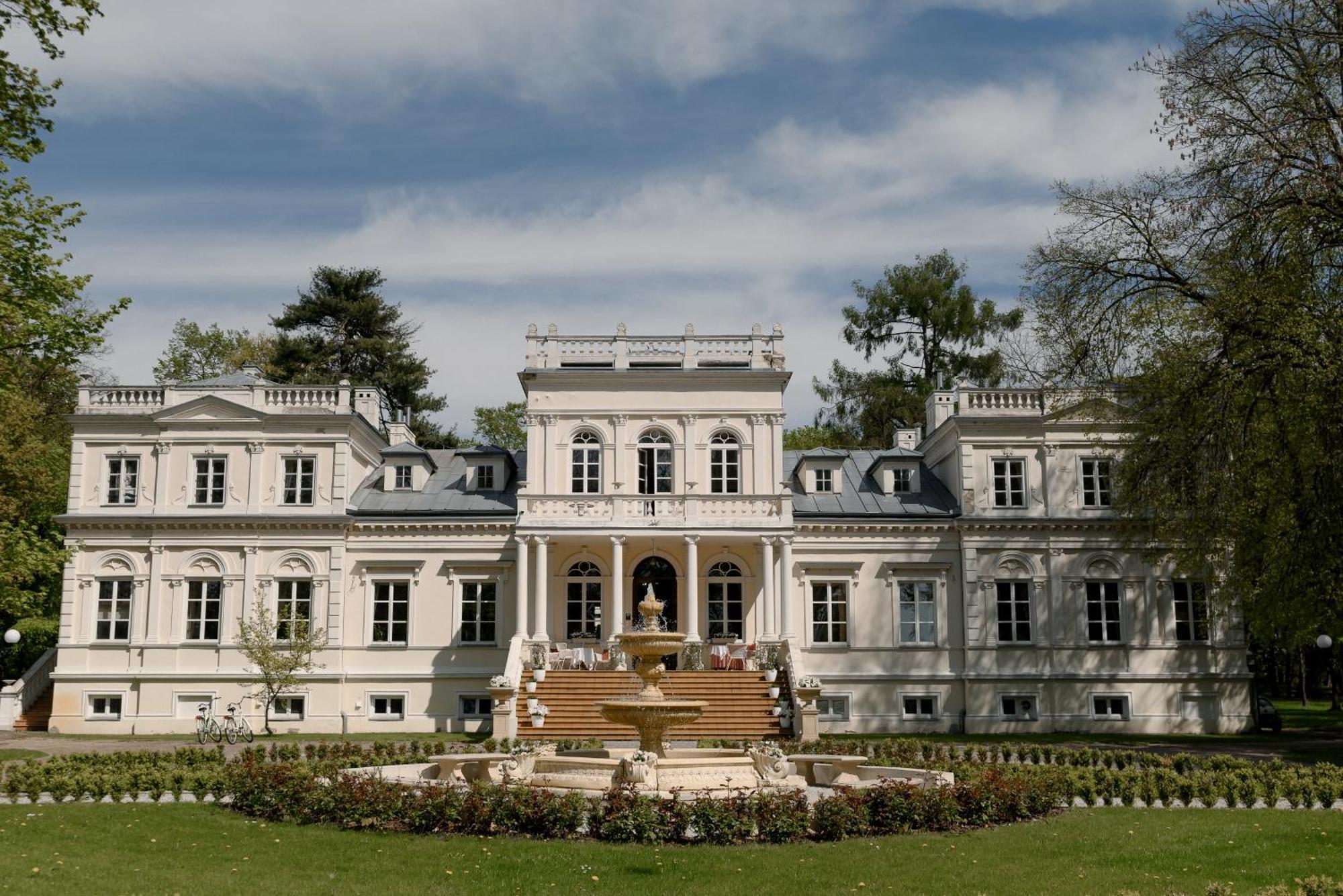 Palac Chojnata Wola Chojnata Exteriör bild